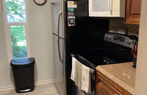 Bayview Condo | Gated community Fully furnished 1 King bed 1 Full Bath, perfect location