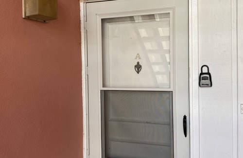 Bayview Condo | Gated community Fully furnished 1 King bed 1 Full Bath, perfect location