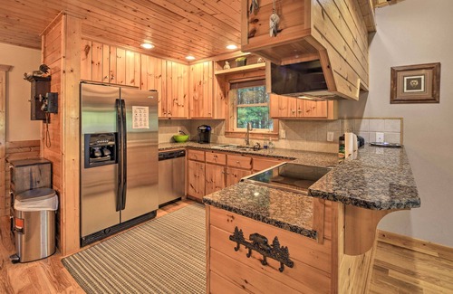 Sparta Cabin | Gated Community w/Perks: Cozy Sparta Cabin!