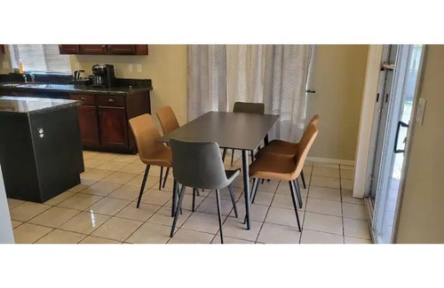 Maryvale House | Gated family-friendly 3 beds near big events venues
