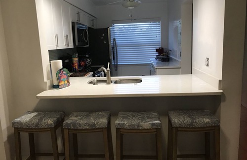 Ventura Condo | Gated golf community. Free wifi & Cable. King Bed and Heated pool.