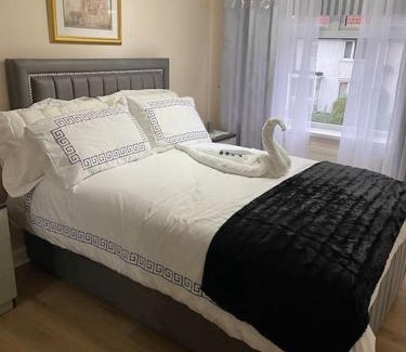 Smethwick House | Gated home close to Birmingham City Centre