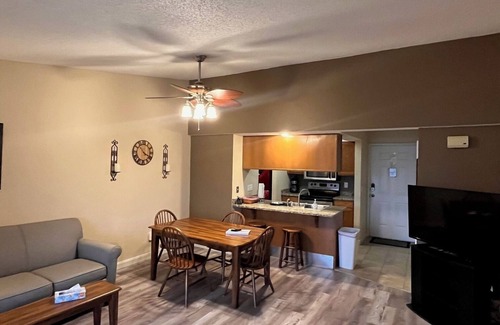 Table Rock Condo | Gated/Indoor and Outdoor pools Overlooking hole 17 Pointe Royale Golf Course