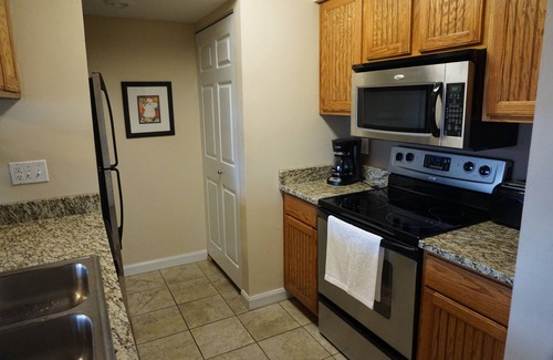 Table Rock Condo | Gated/Indoor and Outdoor pools Overlooking hole 17 Pointe Royale Golf Course