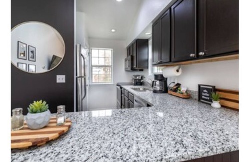 Branson Condo | Gated, Luxe Mid-Century Modern Condo| Walk to golf & pools!
