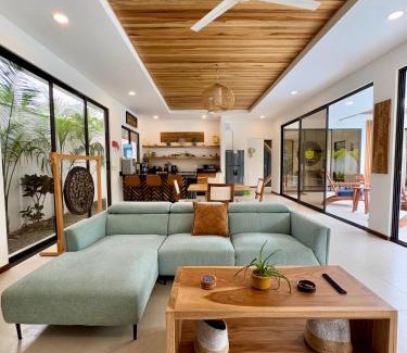 Puerto Viejo de Talamanca Villa | Gated luxury villa Bodhi 5 min walk to the beach