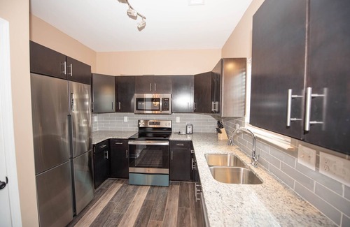 Southwestern House | Gated Modern Home 15min away Atlanta with 7 beds B