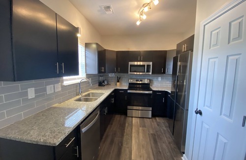 Southwestern House | Gated Modern Home 15min away Atlanta with 7 beds B