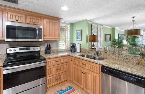 Saint Simons Island Condo | Gated Oceanfront complex with pool!