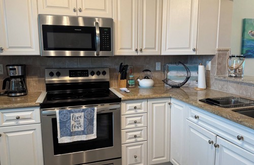 Hutchinson Island South Condo | Gated Oceanfront Condo - 2/2 On the 8th Fl heated pool tennis courts 28 day min