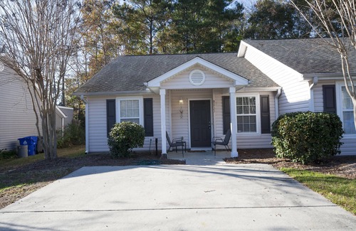 North Charleston House | Gated, Quiet 2 bd Townhome, Beautiful Community with walking trail and parks