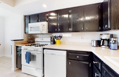 Palm Springs Condo | Gated resort condo with mountain views, pools & hot tubs - near golf & hiking