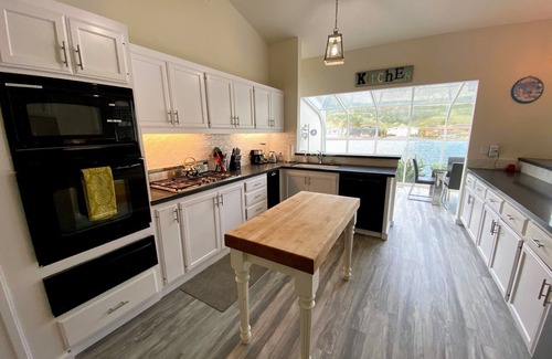 Stinson Beach House | GATED SEADRIFT LAGOON HOME WITH ALL THE TOYZ! 2BR/2BA n4/BEDS SLEEPS 8 PETS YES!