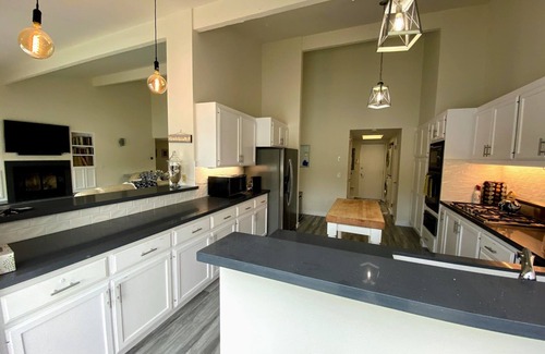 Stinson Beach House | GATED SEADRIFT LAGOON HOME WITH ALL THE TOYZ! 2BR/2BA n4/BEDS SLEEPS 8 PETS YES!