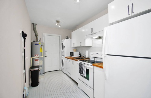 South Central Houston Apartment | Gated Stylish 1-1 Suite in Medical Center