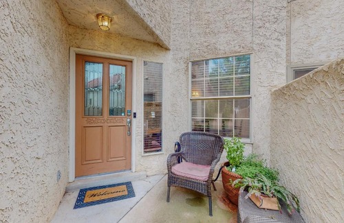 Northeast Heights House | Gated Townhome with 2 Master Suites and Jetted tub