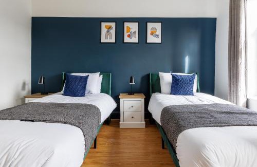 Gateshead House | Gateshead 4 Br Home For Serenity Stay