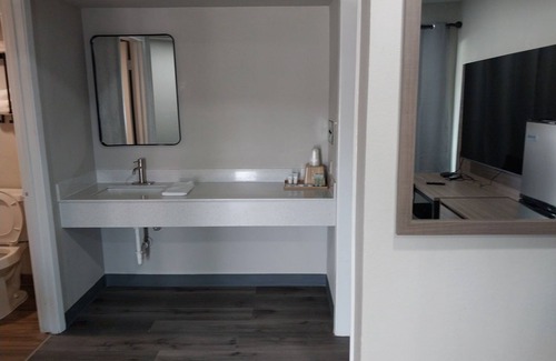 Graham Hotel | Gateway Inn