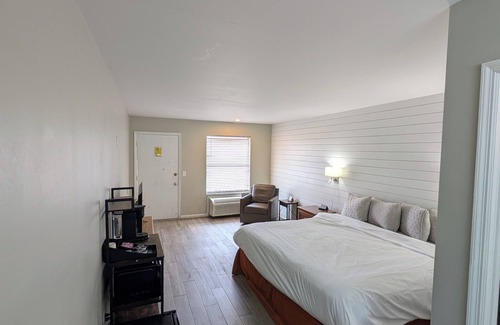 Lake City Hotel | Gateway Inn