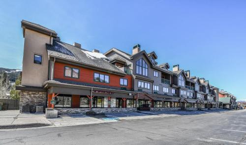 Mountain House House | Gateway Lodge 5099 by SummitCove Lodging