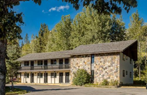 Harvie Heights House | Gateway Suites Lovely views near Banff