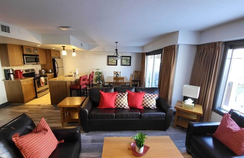 Dead Man's Flats Condo | Gateway to the Rockies! Spacious 3bdrm Suite Canmore/Banff mountain view