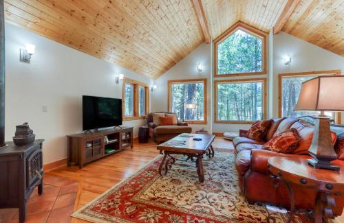 Sisters House | Gateway to the Deschutes