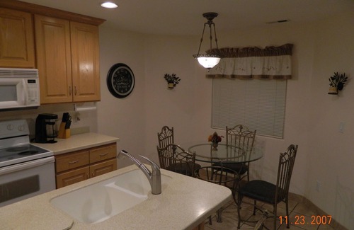 Hurricane Apartment | Gateway to Zion - Sleeps 8!