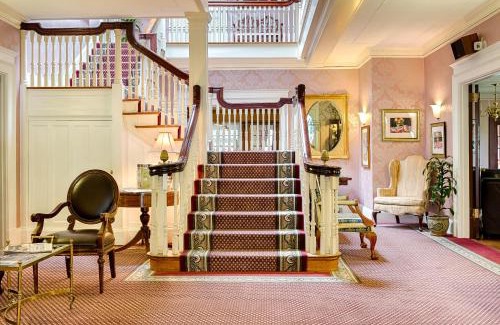 Lenox Bed & Breakfast | Gateways Inn