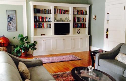 Lenox Bed & Breakfast | Gateways Inn