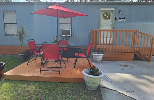 Hinesville House | Gather Away mobile home in charming Hinesville with WiFi, AC