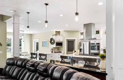 Salem House | Gather - luxury farmhouse retreat in the heart of the Oregon Wine Country