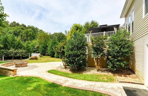 Mineral House | gather 'round the firepit, chill by the pool or go jump in the lake!