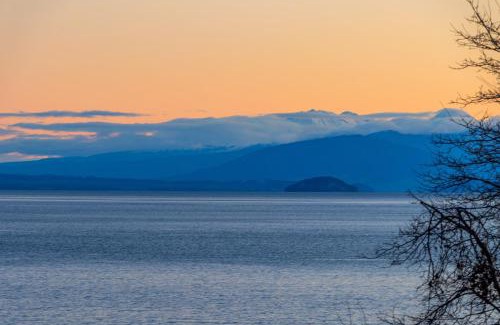 Taupo House | Gather Taupo - Lakefront Homes - Spa Pool