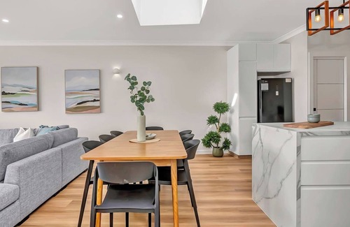Normanville House | Gathering Tides For Group Getaways by the Beach