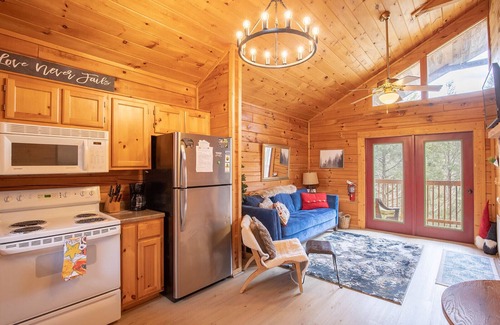 Gatlinburg Cabin | Gatlinburg Cabin Oasis for 2 with new hot tub and fab view!