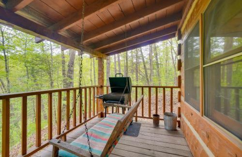 Gatlinburg - Pigeon Forge House | Gatlinburg Cabin with Pool Table about 6 Mi to Downtown!