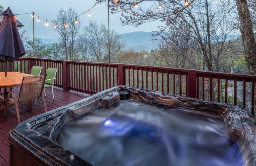 Chalet Village Ski Chalet | Gatlinburg Cabin With Breathtaking Views, Hot Tub, Sauna, 10 min to downtown and National Park