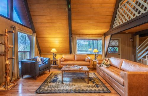 Chalet Village Ski Chalet | Gatlinburg Cabin With Breathtaking Views, Hot Tub, Sauna, 10 min to downtown and National Park