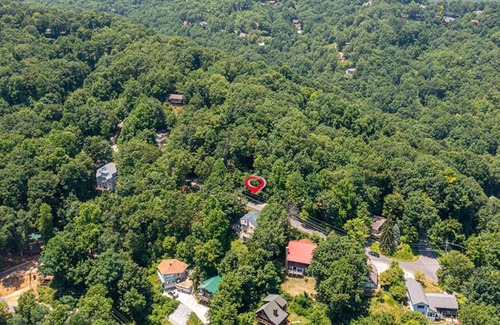 Chalet Village Cabin | Gatlinburg - Chateau LeConte - 4 Bedroom - Sleeps 10
