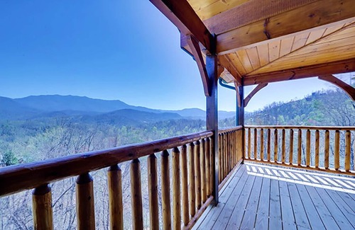 Gatlinburg Cabin | Gatlinburg - Dreams Come True - 5 Bedrooms - Sleeps 19