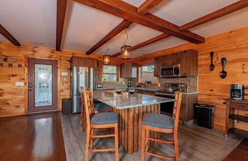 Chalet Village North Cabin | Gatlinburg Luxury Cabin, Great Mountain Views,Hot Tub, Pool Table, Fire Pit.