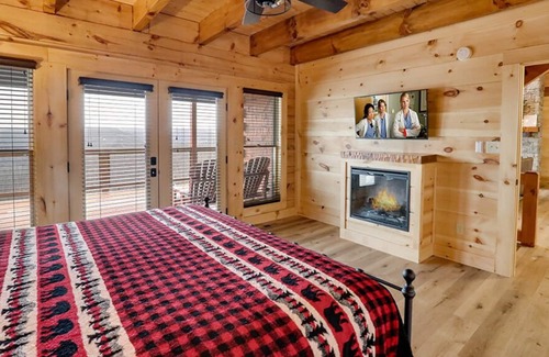 Chalet Village North Cabin | Gatlinburg - Misty Mountain Memories - 6 Bedroom - Sleeps 18