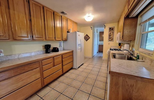 Oviedo House | Gator Nest: Charming 3-bedroom, 2-bath home, sleeps 6. Excellent for a relaxing, nature getaway