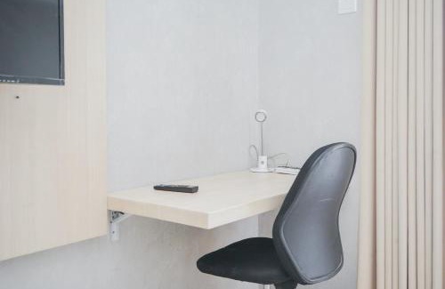 Ciputat Apartment | Gaudy Studio at Baileys Apartment by Travelio