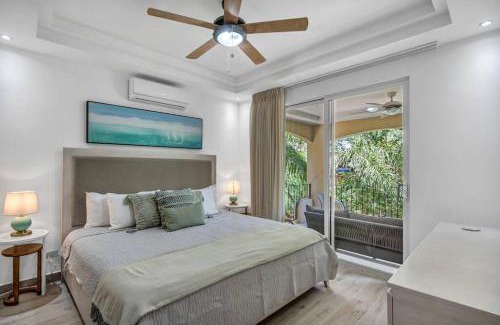 Tamarindo House | Gav4 New Condo in Location Walkable to Beach