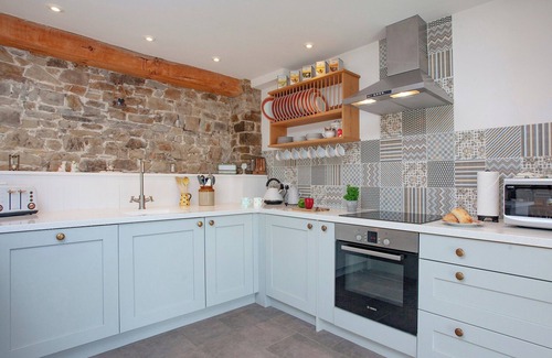 Black Torrington Cottage | 2 bedroom accommodation in Buckland Filleigh near Bideford