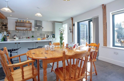 Black Torrington Cottage | 2 bedroom accommodation in Buckland Filleigh near Bideford