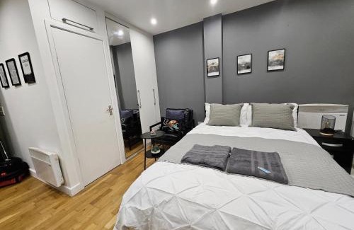 Whitechapel Apartment | GDY0 - The Green Dragon Apartment
