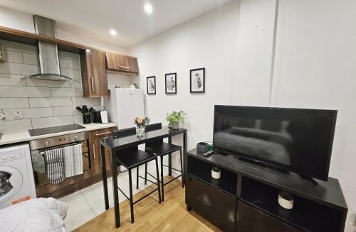 Whitechapel Apartment | GDY0 - The Green Dragon Apartment